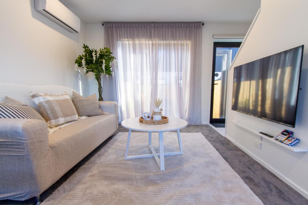 Stylish 2-Bedroom Haven Next To Hagley Park クライストチャーチ エクステリア 写真