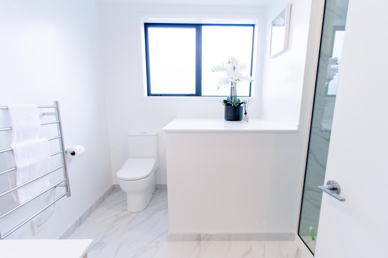 Stylish 2-Bedroom Haven Next To Hagley Park クライストチャーチ エクステリア 写真