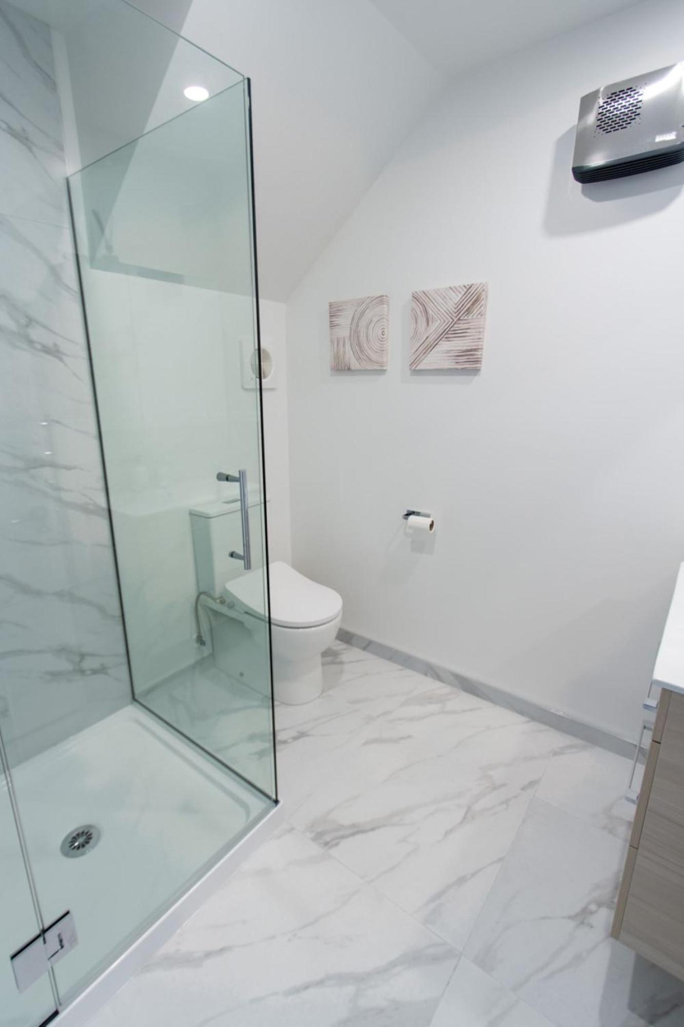 Stylish 2-Bedroom Haven Next To Hagley Park クライストチャーチ エクステリア 写真