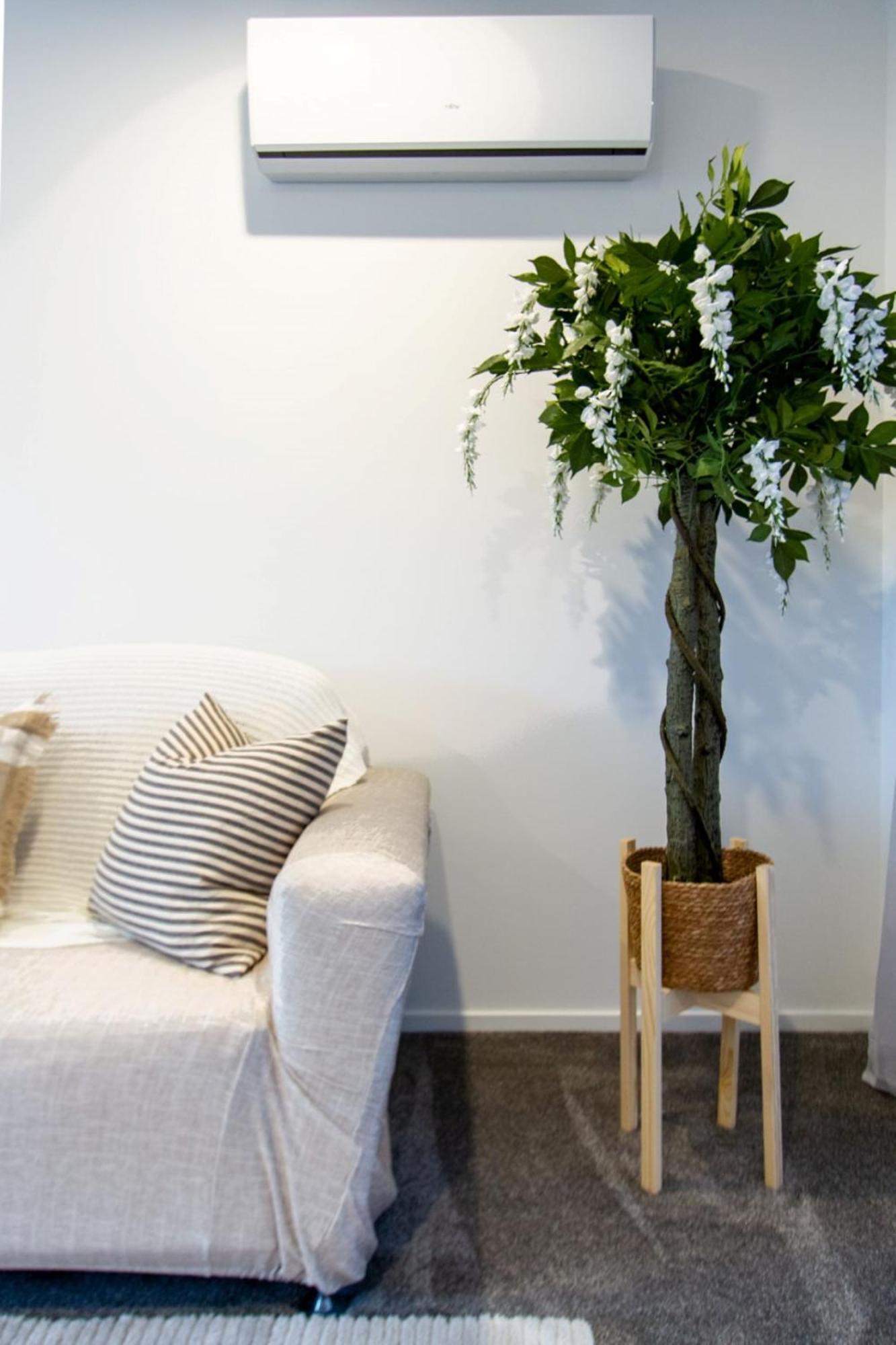 Stylish 2-Bedroom Haven Next To Hagley Park クライストチャーチ エクステリア 写真