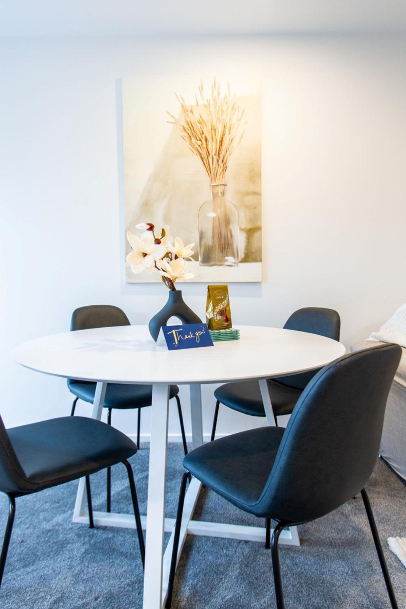 Stylish 2-Bedroom Haven Next To Hagley Park クライストチャーチ エクステリア 写真