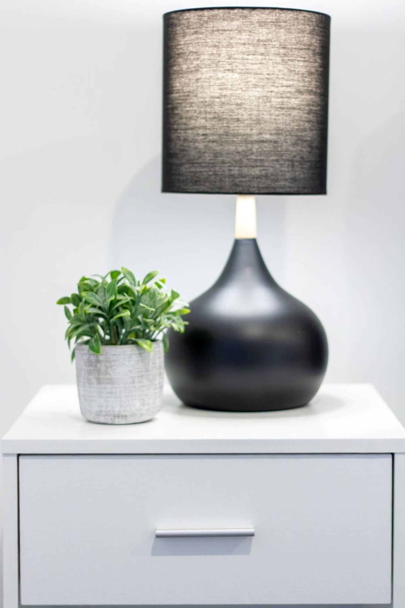 Stylish 2-Bedroom Haven Next To Hagley Park クライストチャーチ エクステリア 写真